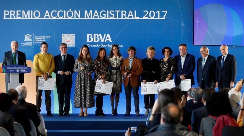 La reina Letizia preside la entrega de los Premios Acción Magistral 2017