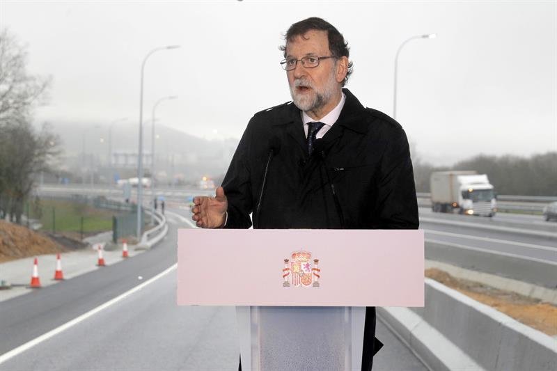 El presidente del Gobierno, Mariano Rajoy durante su discurso en la puesta en servicio de la ampliación de capacidad de la AP-9