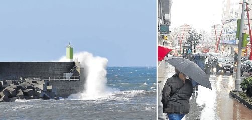 A la izquierda, olas de hasta siete metros en OIa, donde el mar llegó hasta el muelle. A la derecha, la lluvia fue intensa en la ciudad por la mañana