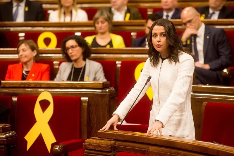 Inés Arrimadas, durante su intervención en el Parlament.