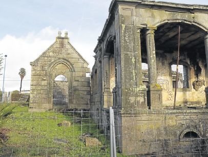 Las ruinas de Villa Solita serán musealizadas para usos sociales tras el convenio firmado entre el Concello y la Diputación hace un mes