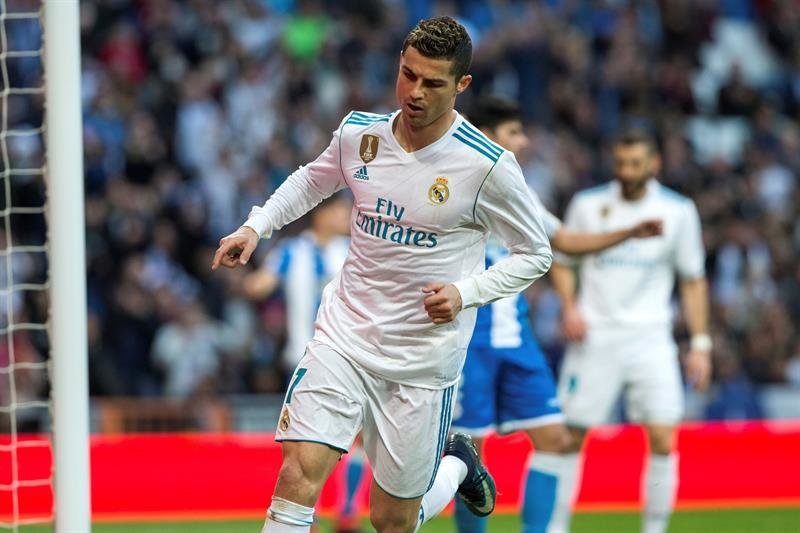 El delantero portugués del Real Madrid, Cristiano Ronaldo, tras marcar su segundo gol