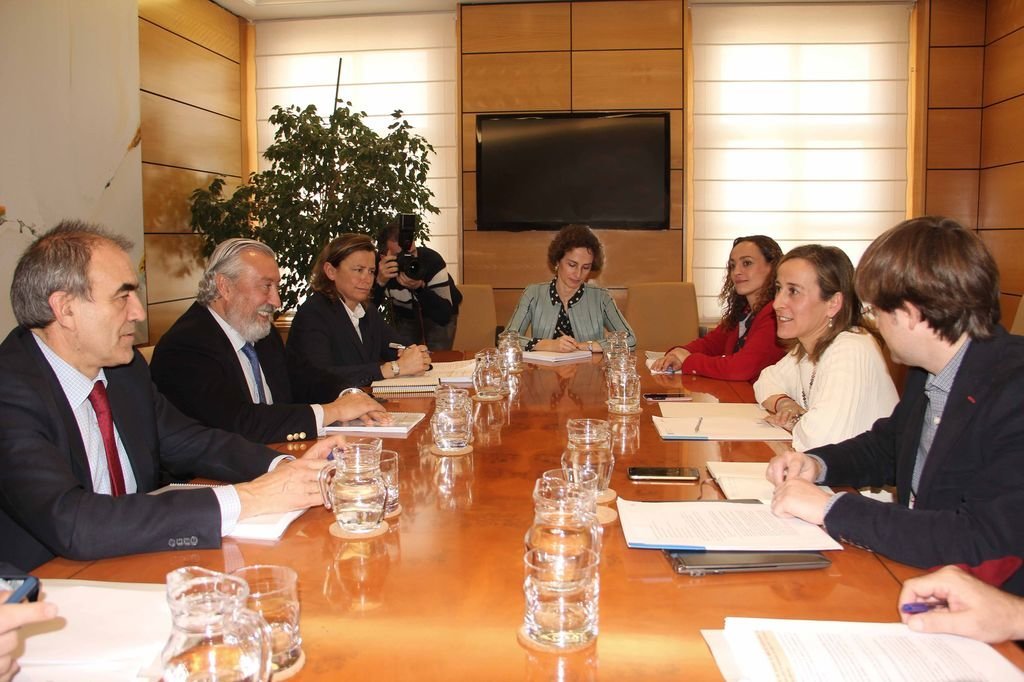 La Comisión Mixta Fomento-Xunta, ayer reunida en Madrid para hablar de la AP-9.