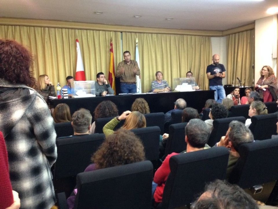 Imagen de la asamblea ayer en Vigo, con asistencia masiva.