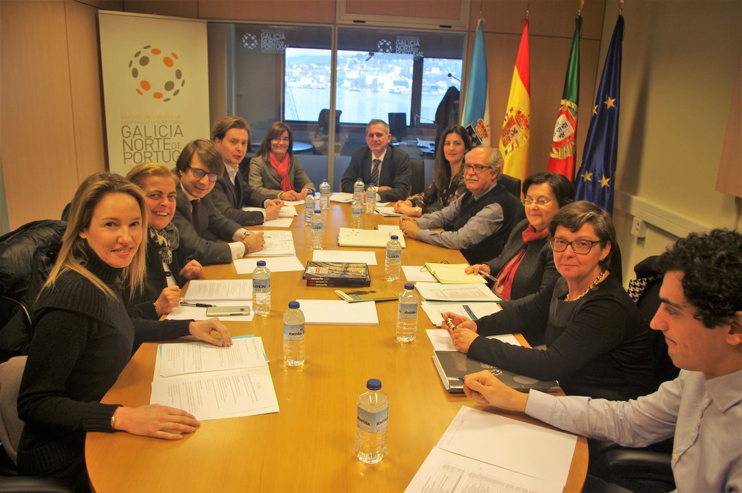 Miembros del Consello da Eurorrexión reunidos en Vigo.