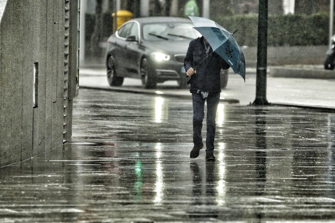 La lluvia en Vigo //  Vicente Alonso