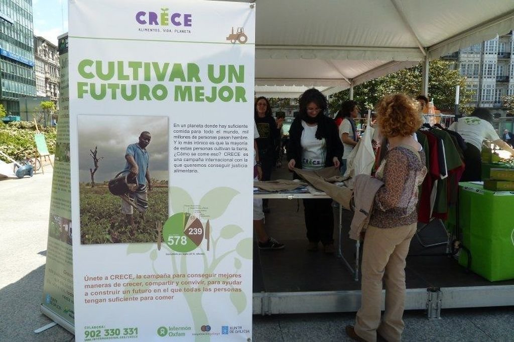 Imagen de una de las campañas de comercio justo de la ONG, llevadas a cabo en Vigo.