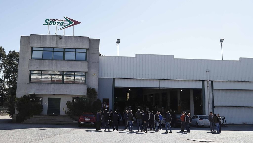La empresa Transportes Martínez Souto cesó la semana pasada su actividad en toda España, en la imagen, la sede de Mos.