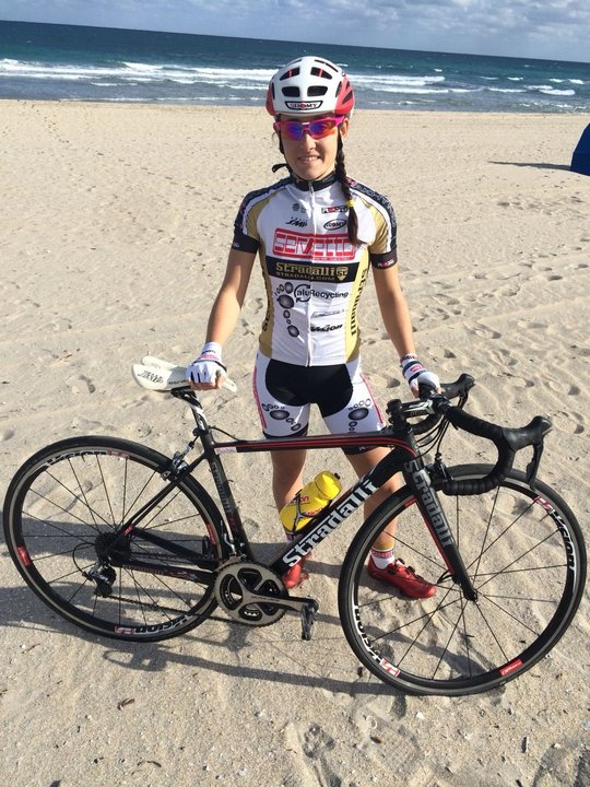 Paula Sanmartín debuta hoy con el Servetto en la Setmana Ciclista Valenciana.