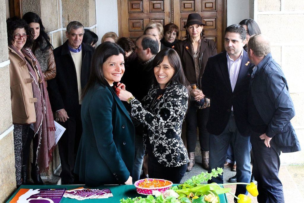 La alcaldesa, Nidia Arévalo con la &#39;superconcejala&#39; Sara Cebreiro.