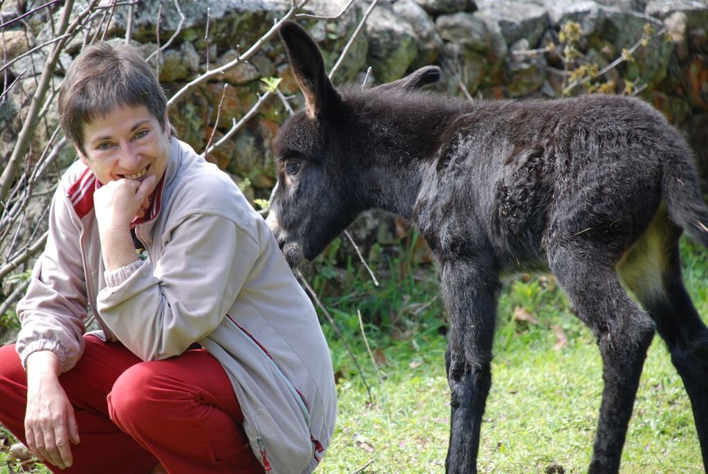 Ana Gandón co seu burro Carolo.
