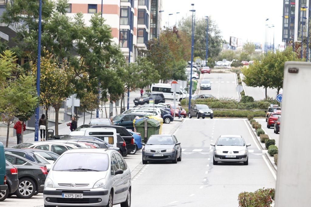 La principal avenida de Navia, que ahora cuenta con 10.000 residentes.