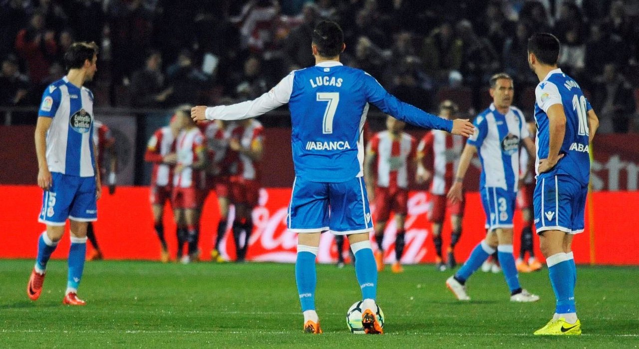 Lucas Pérez se lamenta durante el partido en Girona del viernes.