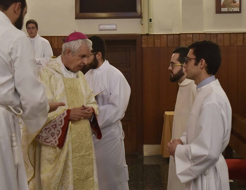 El obispo instituyó ayer acólitos a Sebastián Castro Miranda y Juan de Olazábal Zarauza.