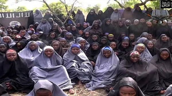 Imagen de archivo de algunas de los cientos de niñas y mujeres secuestradas por el grupo terrorista Boko Haram.