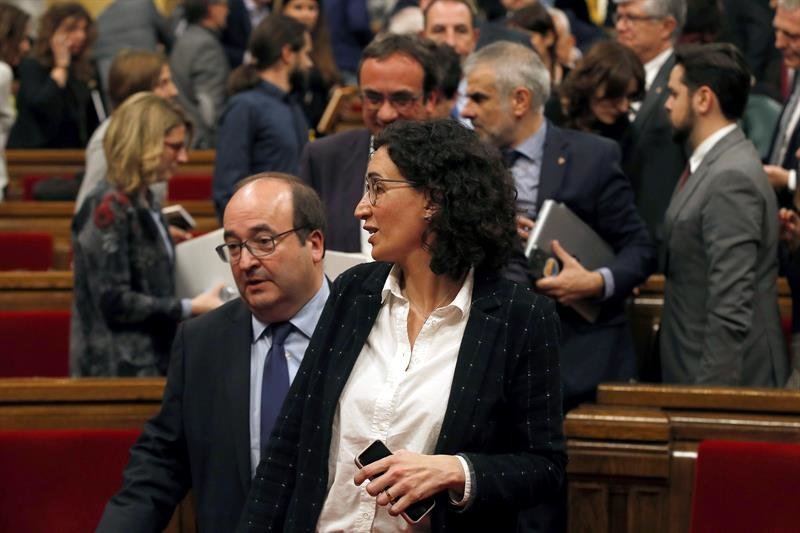 La diputada de ERC, Marta Rovira, junto al lider del PSC, Miquel Iceta