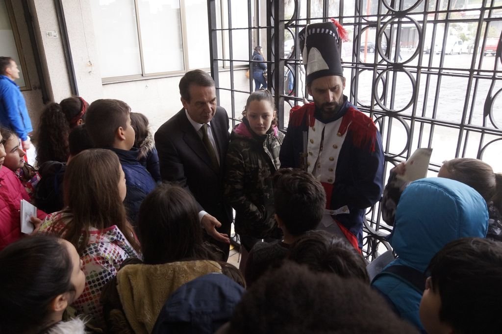 El alcalde acompañó ayer a los alumnos del Colegio Párroco don Camilo