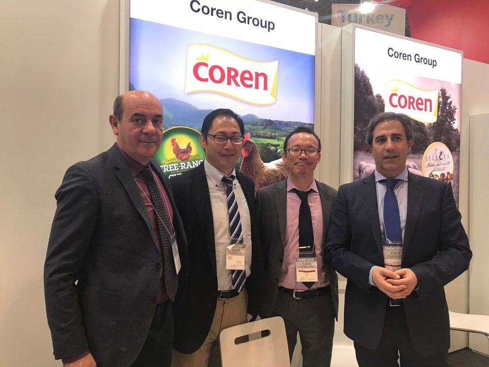 Delegación comercial de Coren, con dos clientes japoneses.
