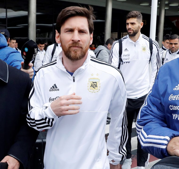 Messi, en su llegada ayer al Aeropuerto Aldolfo Suárez Barajas.