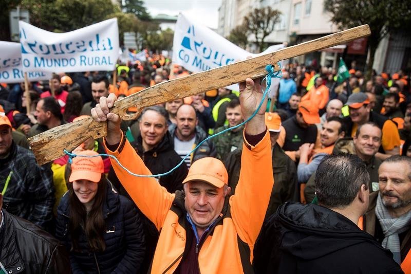 La Federación Galega de Caza convoca una concentración frente al Parlamento de Galicia en defensa de la caza