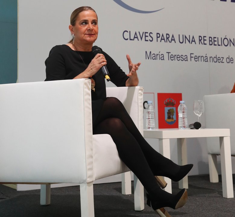 La presidenta de la Diputación, Carmela Silva abrió las intervenciones.