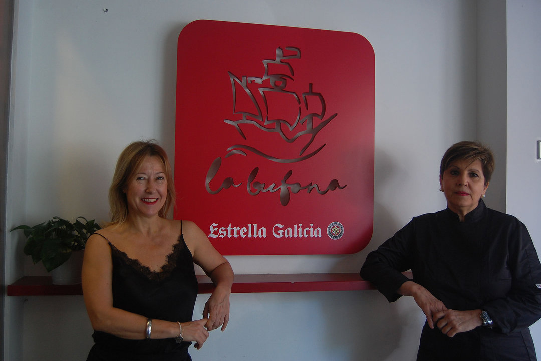Araceli Carreiro y Ana Ruiz dirigen La Bufona, una vinoteca tapería con una soprendente cocina y una ambiente agradable.