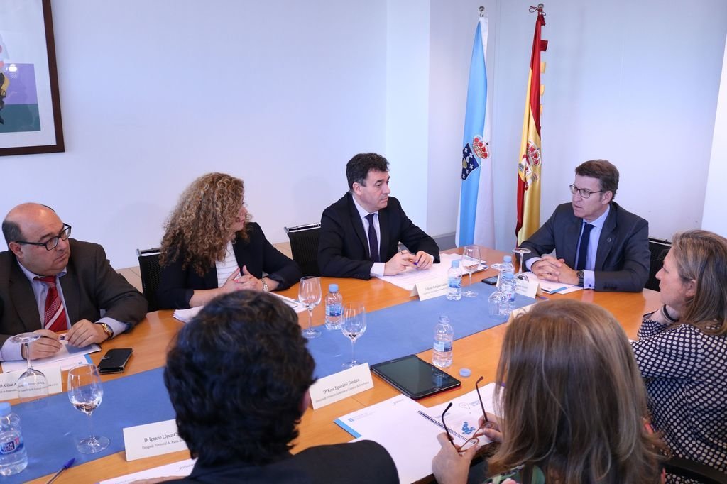 Presidente de la Xunta y conselleiro se reunieron con la delegada de Zona Franca y técnicos del Consorcio.