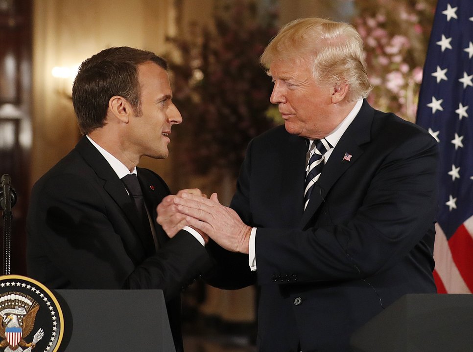 El presidente de EEUU, Donald Trump (d), y el francés, Emmanuel Macron (i), en su comparecencia.