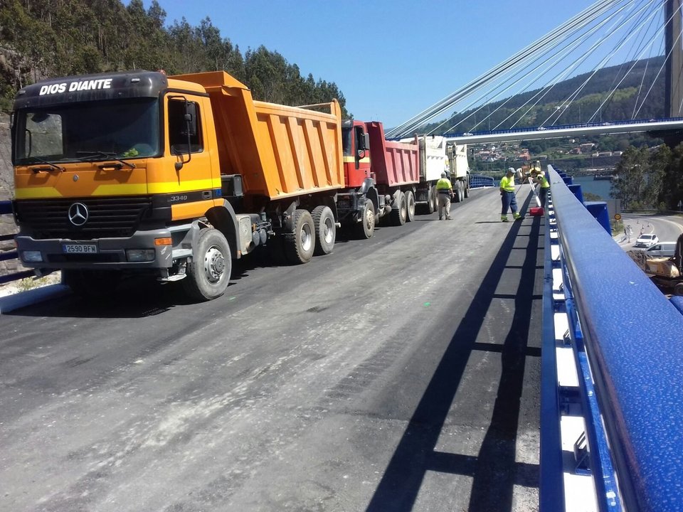 Ayer se hicieron las pruebas de carga definitivas entre el enlace con la autovía de O Morrazo y Rande.
