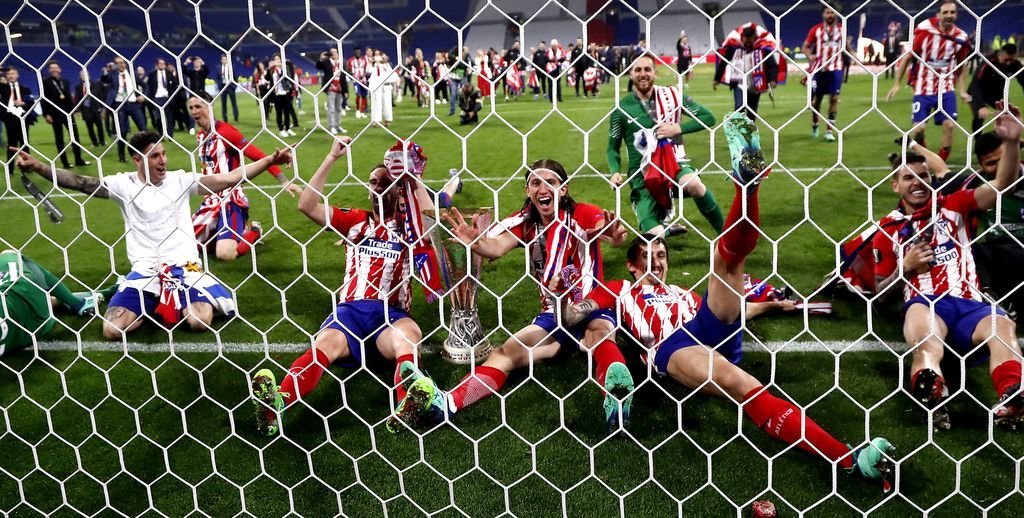 Los jugadores del Atlético celebran su victoria en la final.
