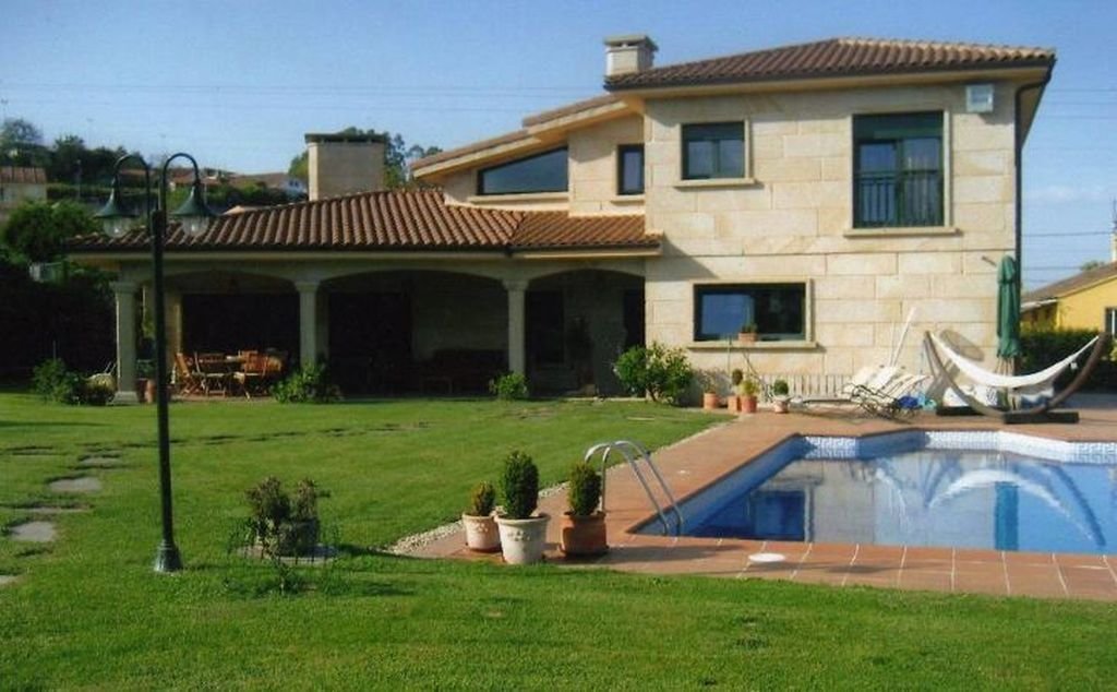 Las viviendas están ubicadas en el entorno de Coruxo, Alcabre, Sárdoma, Gran Vía o la Avenida de Madrid.