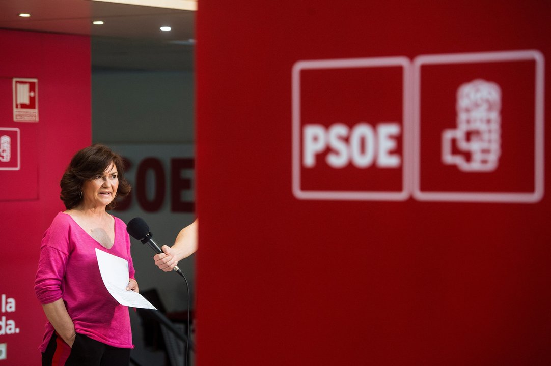La socialistas Carmen Calvo, durante su comparecencia pública en la sede de Ferraz.