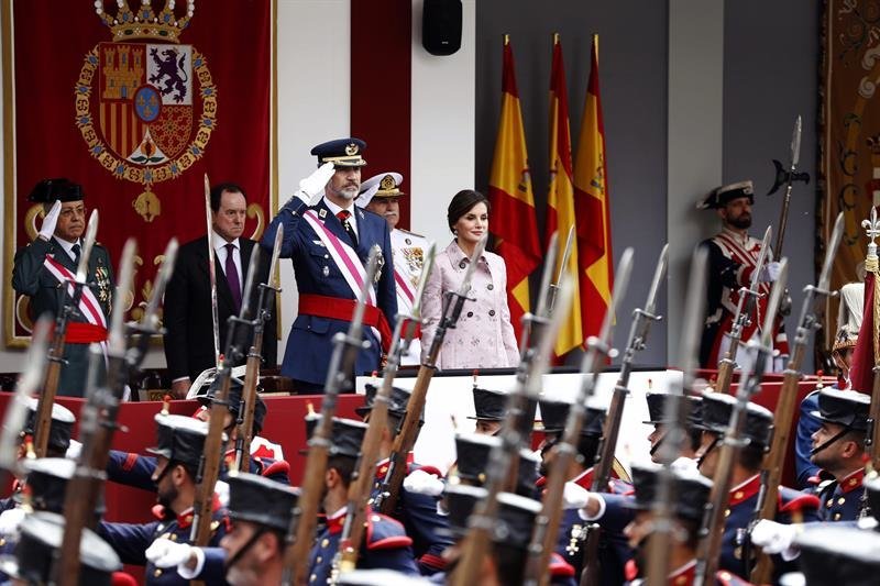 El rey Felipe, acompañado por la reina Letizia, preside hoy el acto central del Día de las Fuerzas Armadas