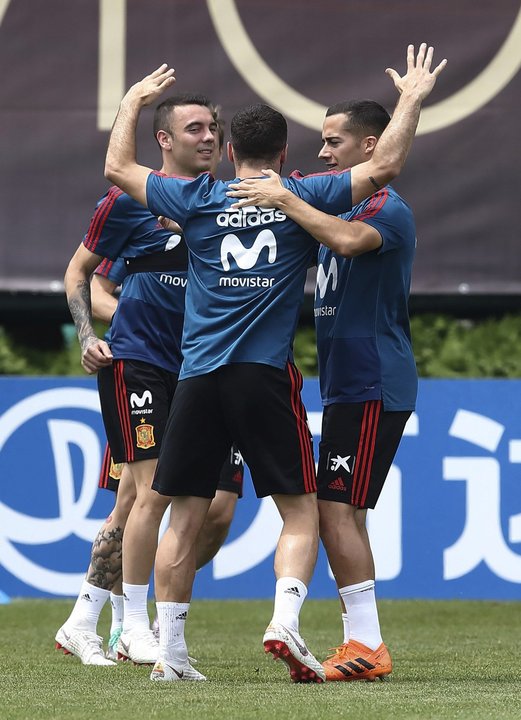 Iago Aspas, Dani Carvajal y Lucas Vázquez, ayer, en el entrenamiento de la selección española.