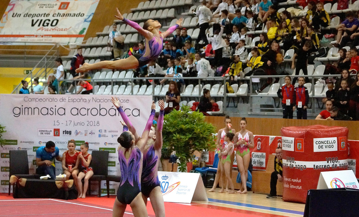 El Campeonato de España de gimnasia acrobática reúne a más de 500 deportistas en As Travesas.