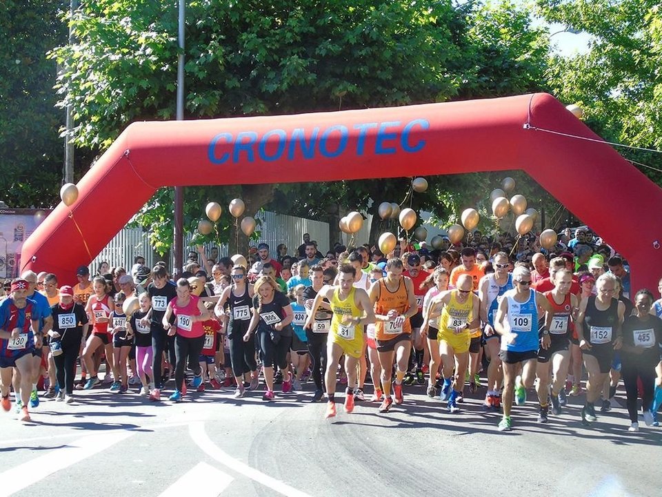La nueva cita atlética reunió a más de 300 corredores en la soleada matinal de domingo de ayer en Vigo.