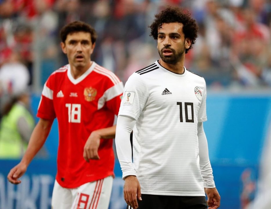 Salah (d.) debutó con derrota en el Mundial de Rusia.