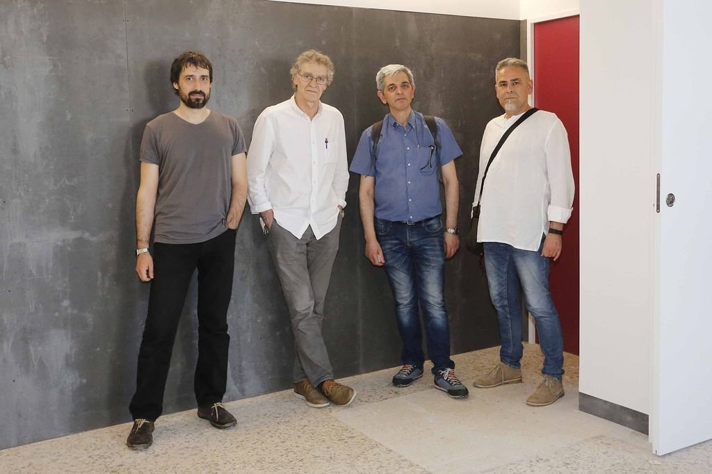 Diego Fernández, Pedro Román, Manuel Barreiro y Xerardo Pérez, en la sede de Asefal, son los socios de Aula D.