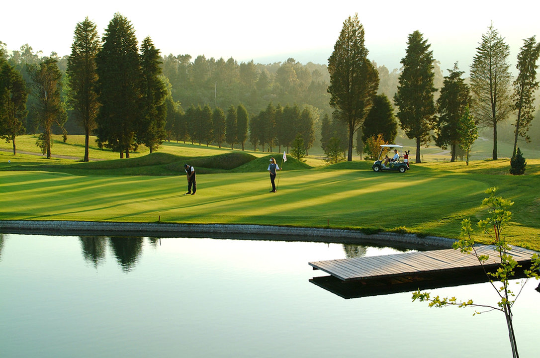El Campo de Golf, uno de los atractivos de la Villa Termal, en el Concello de Mondariz Balneario.