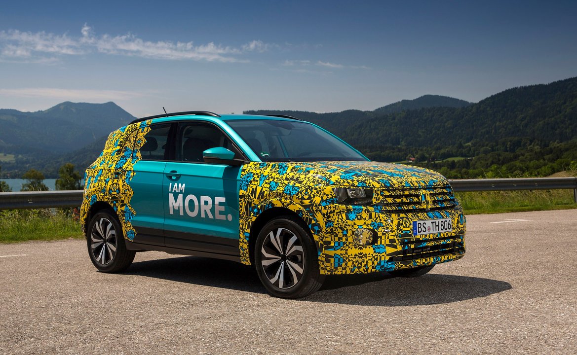 El nuevo compacto de Volkswagen el T-Cross en una de sus primeras imágenes con camuflaje