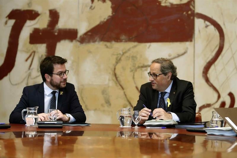 El presidente de la Generalitat, Quim Torra y el vicepresidente del Govern y conseller de Economía, Pere Aragonès