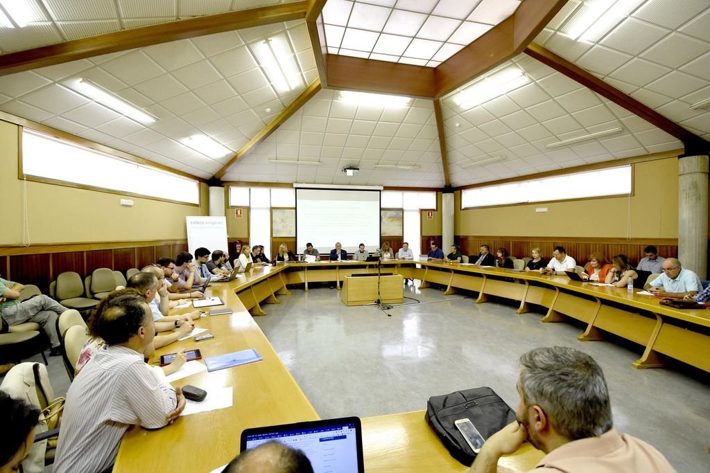 El Consello de Goberno celebró ayer su reunión ordinaria en la Escuela de Teleco.