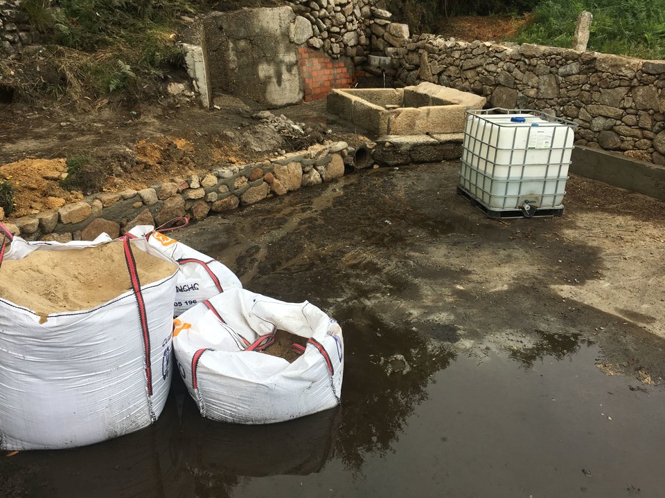 Los trabajos de recuperación del patrimonio comenzaron esta semana en el lavadero de A Ermida