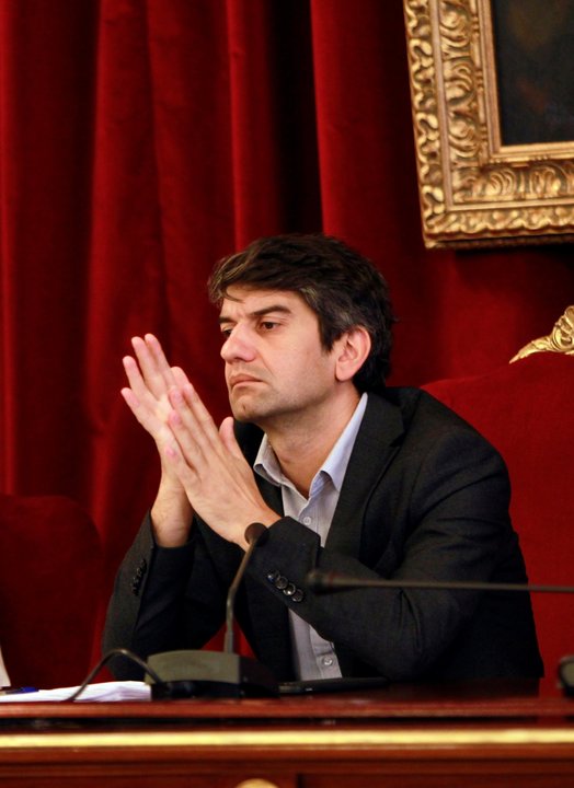 Jorge Suarez, alcalde de Ferrol, durante el pleno municipal.