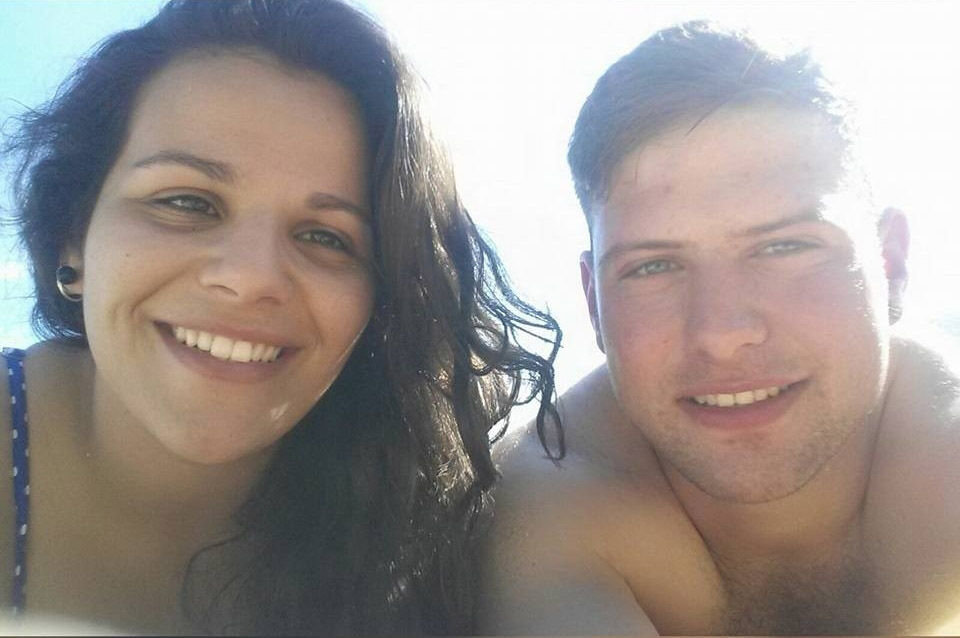 Lidia y Jonatan estaban disfrutando de sus vacaciones y circulaban con un Seat Ibiza.