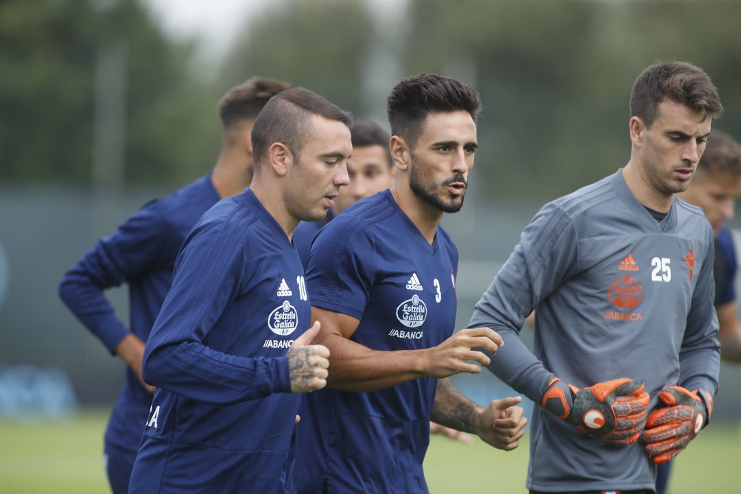 IagoAspas, David Costas e Iván Villar, en el entrenamiento de ayer.