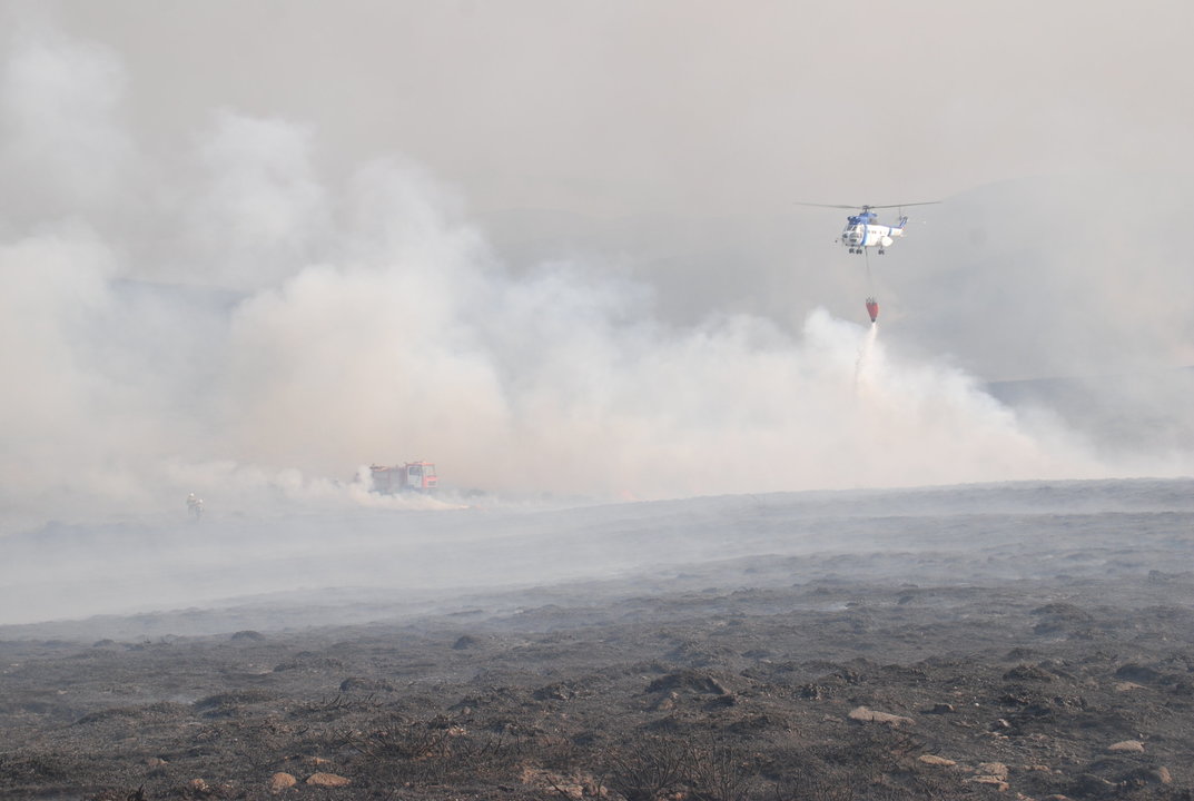 Fuego en las inmediaciones de la Serra do Invernadoiro, una de las zonas más despobladas.