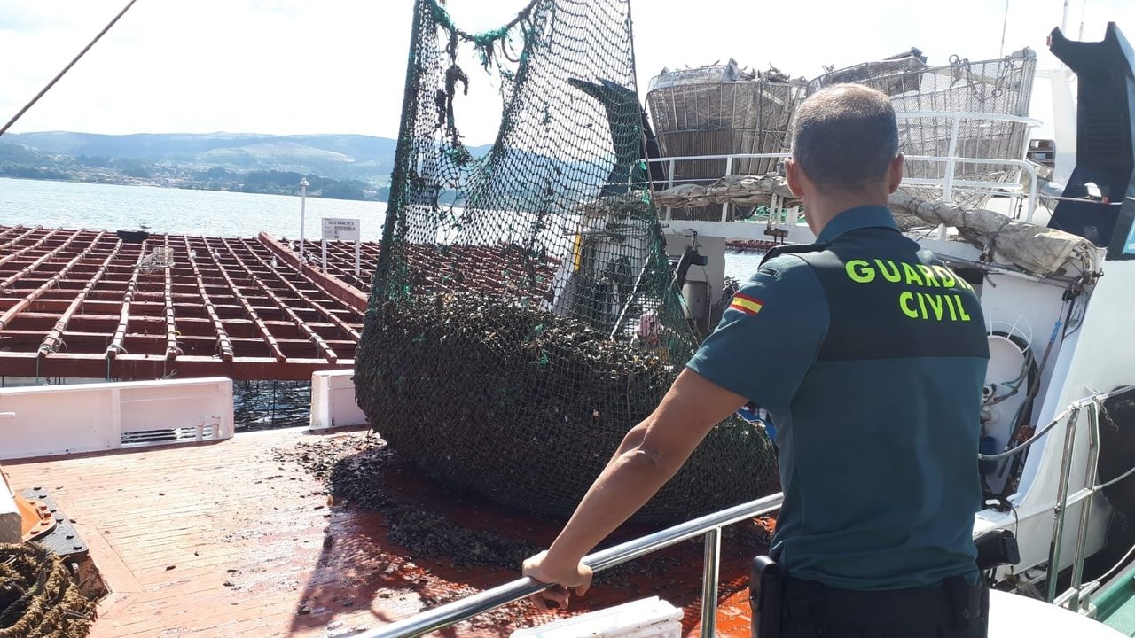 El puerto y la ría de Vigo es una de las zonas con mayor carga de trabajo para el Servicio Marítimo de la Guardia Civil.