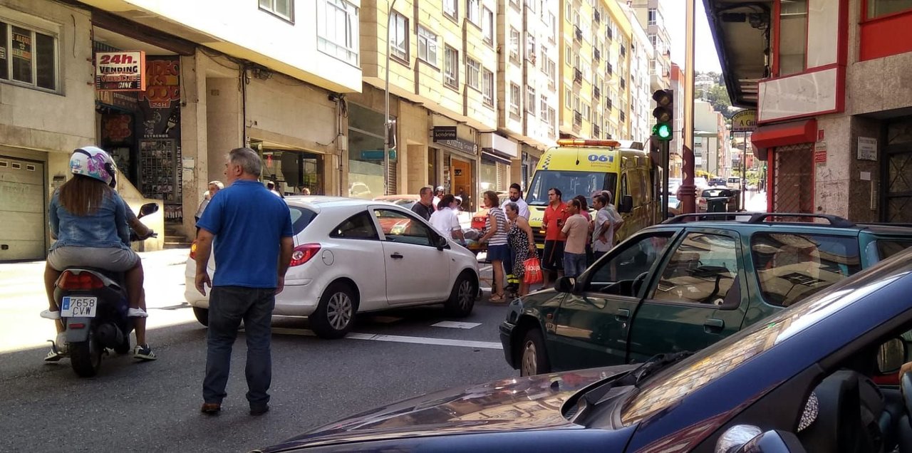Accidente  de tráfico en la avenida de Buenos Aires