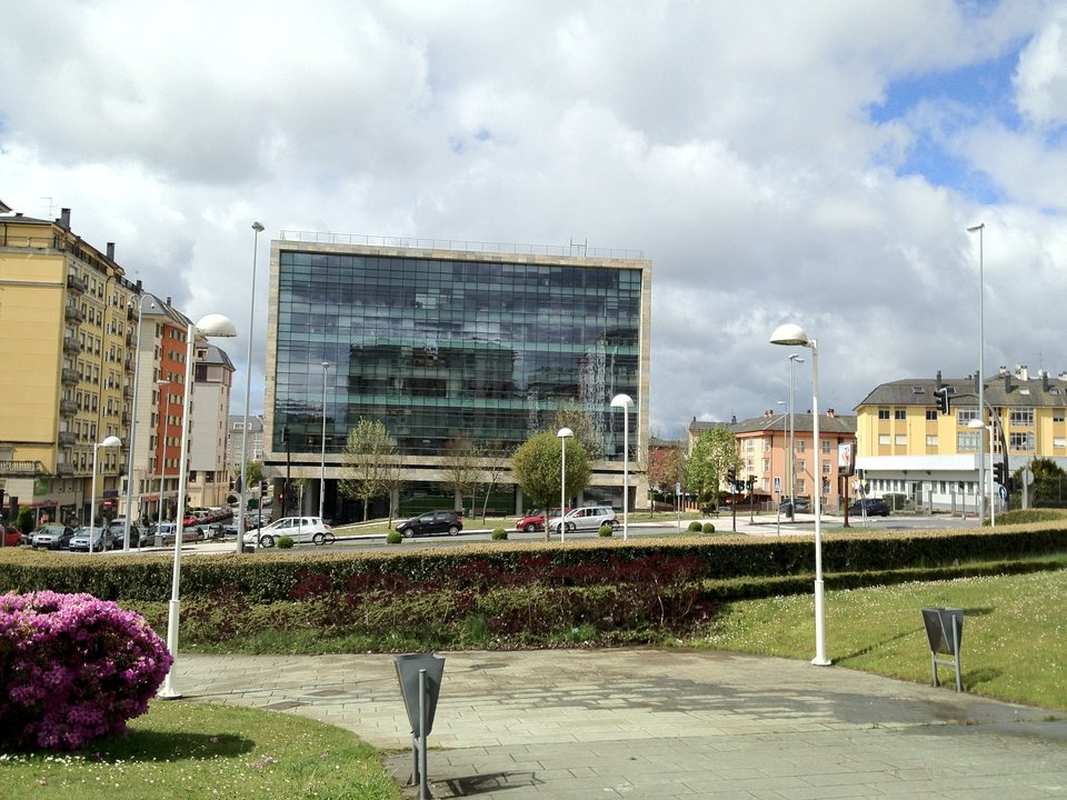 Exterior de la sede de las instalaciones de la Seguridad Social en Lugo.